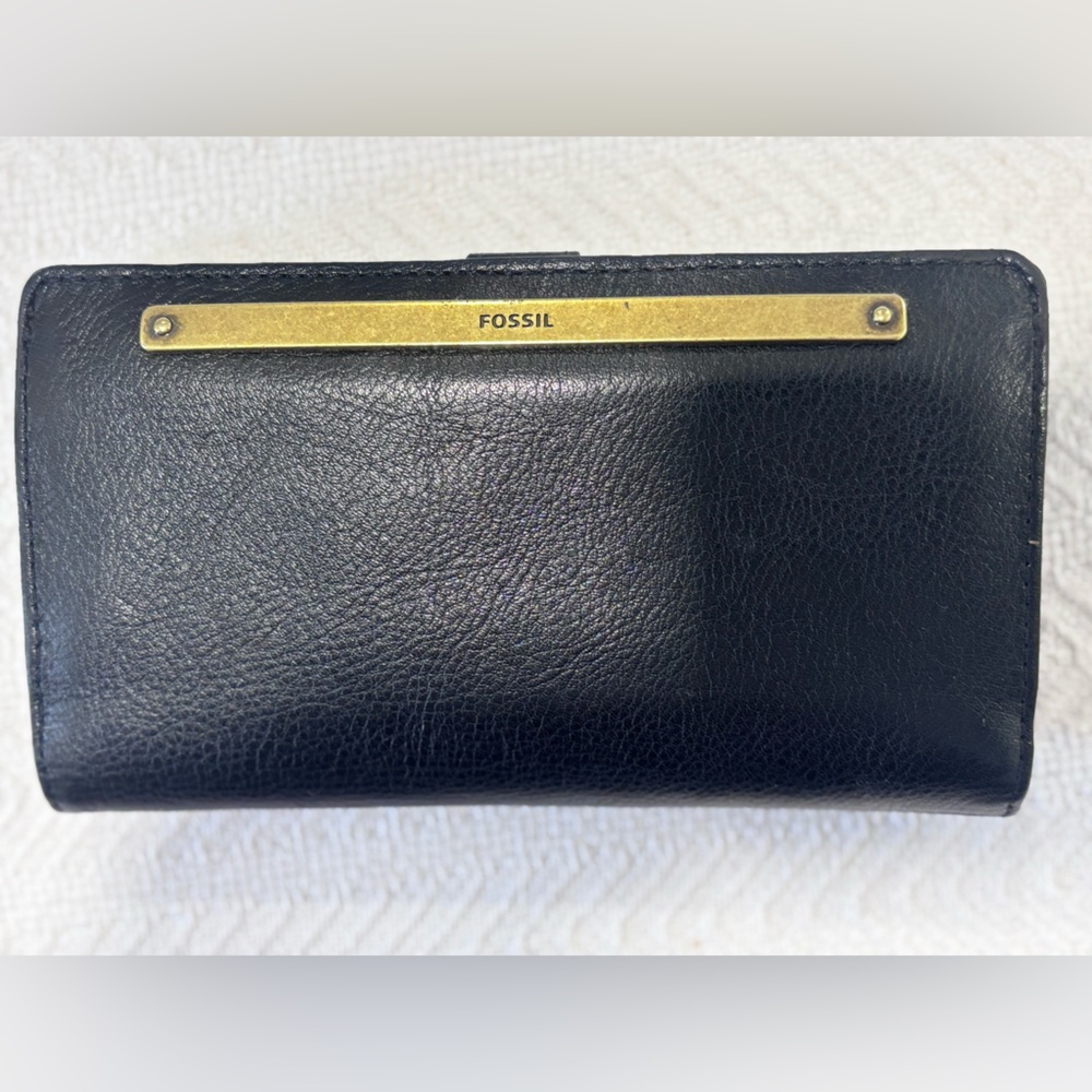 Fossil Black Leather Wallet with Gold Accent - Picture 2 of 12